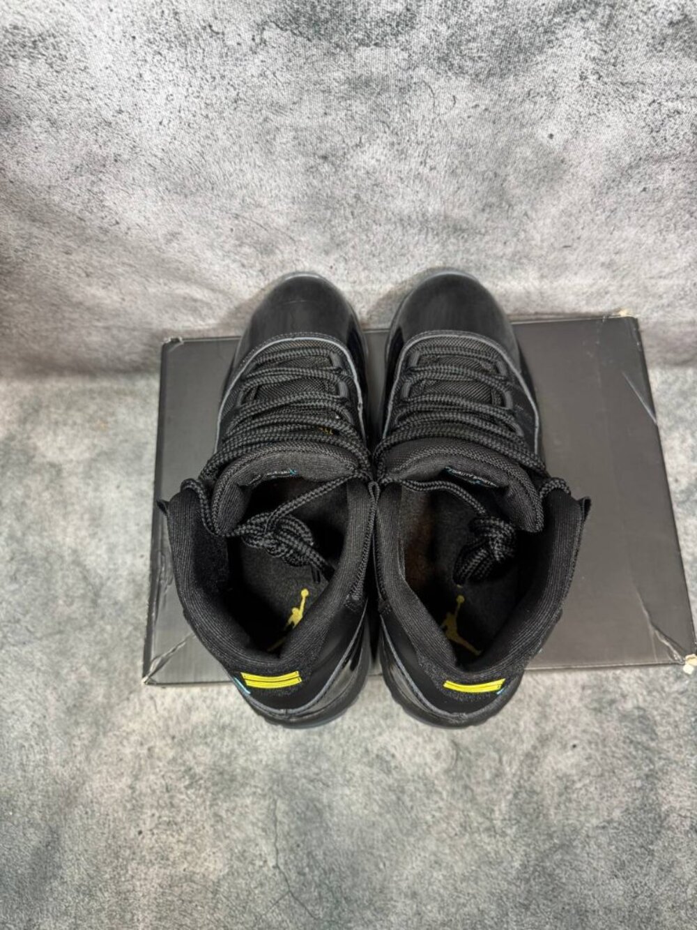 Size 8.5 | Jordan 11 Gamma Blue With Box | Pre-Owned - Picture 5 of 9